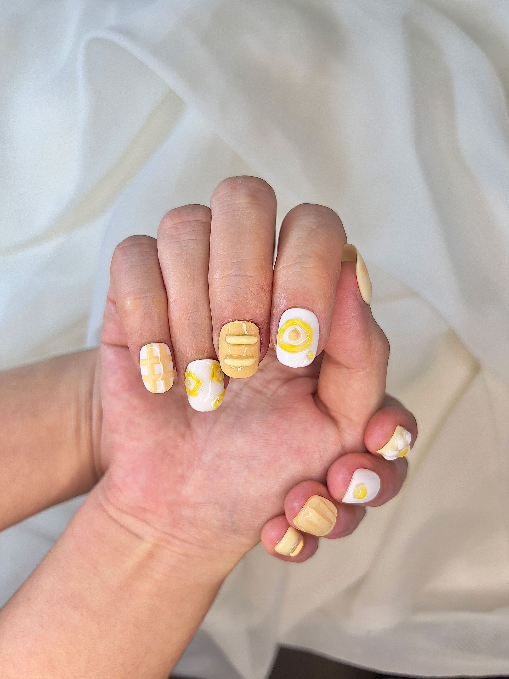 Delux Nails Lab Sunny Brunch